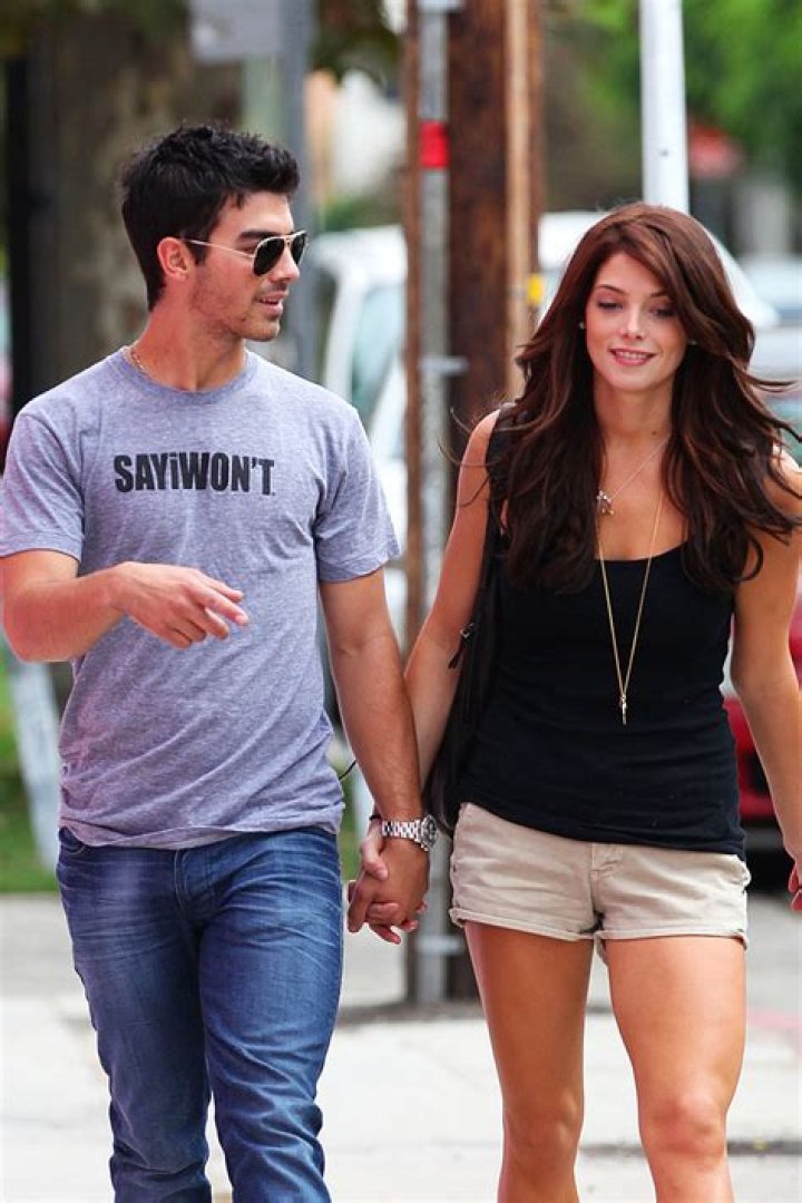 Uncover The Secrets Of Ashley Greene And Joe Jonas' Captivating Relationship
