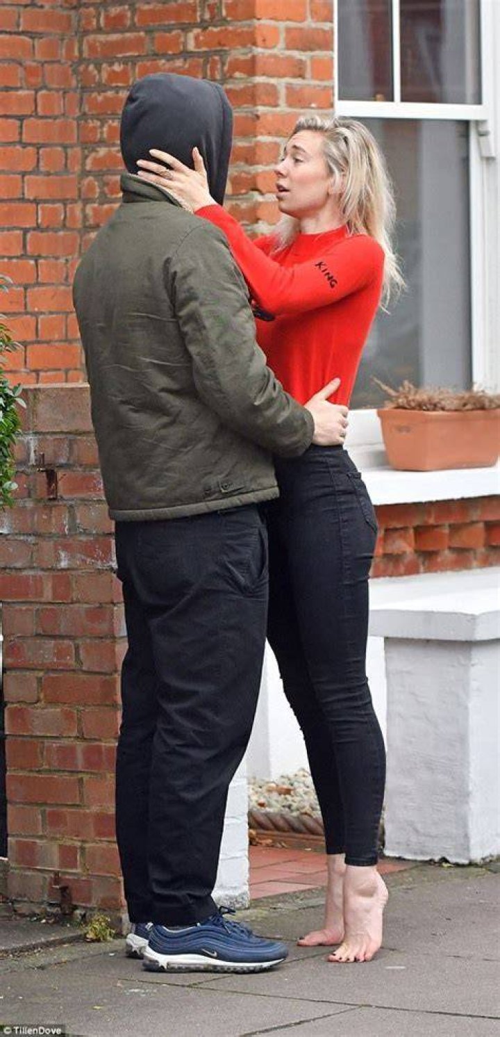 Vanessa Kirby leaps into boyfriend Callum Turner's arms Daily Mail Online