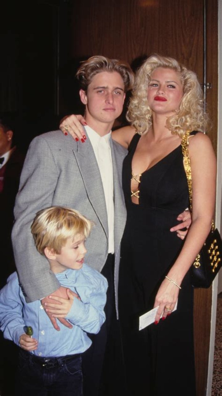 What happened to Anna Nicole Smith's son Daniel Wayne Smith?