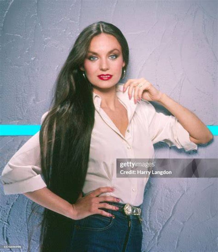 What is Crystal Gayle's Net Worth Biography, Net Worth & More