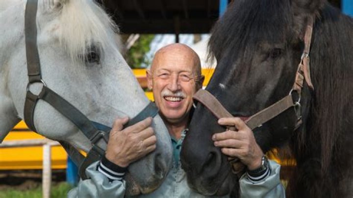 Where is Dr Pol's wife Diane from?
