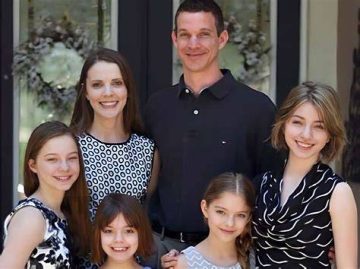 Who Are Emma Myers Parents Jeremy Myers & Nicole Cassimatis?