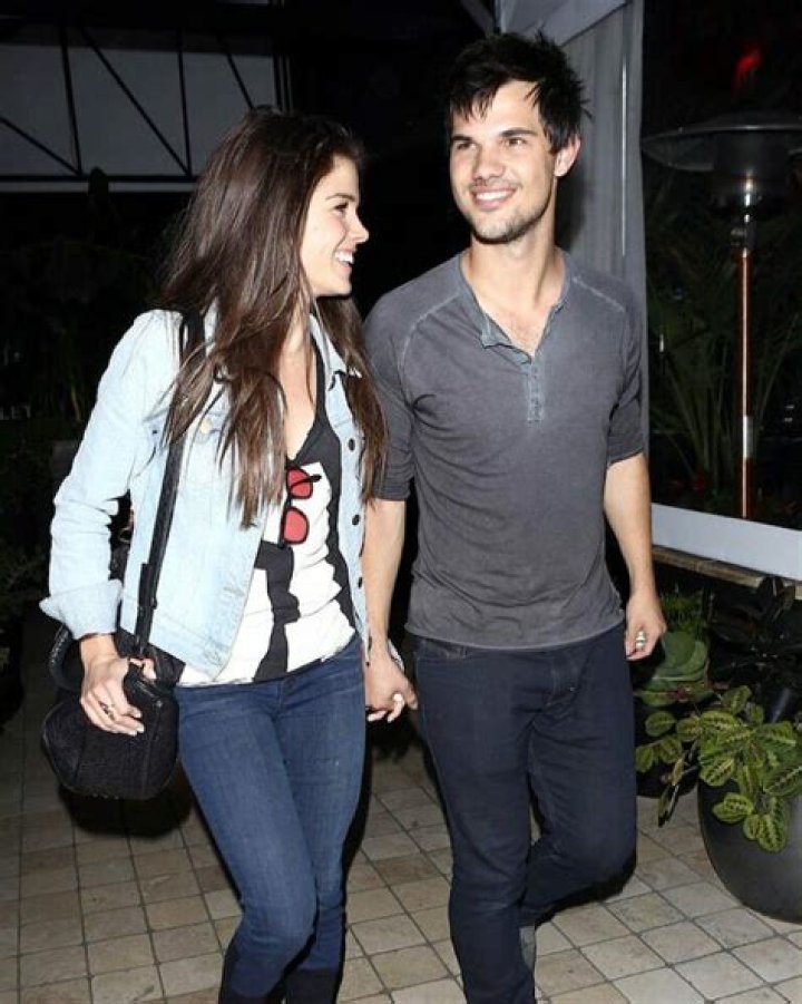 Who is Marie Avgeropoulos Dating Now? Current Relationship Status, Past