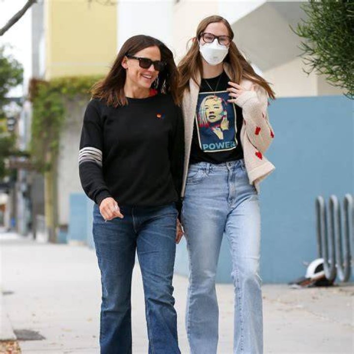 Who is Violet Affleck? Here is all the information you need about