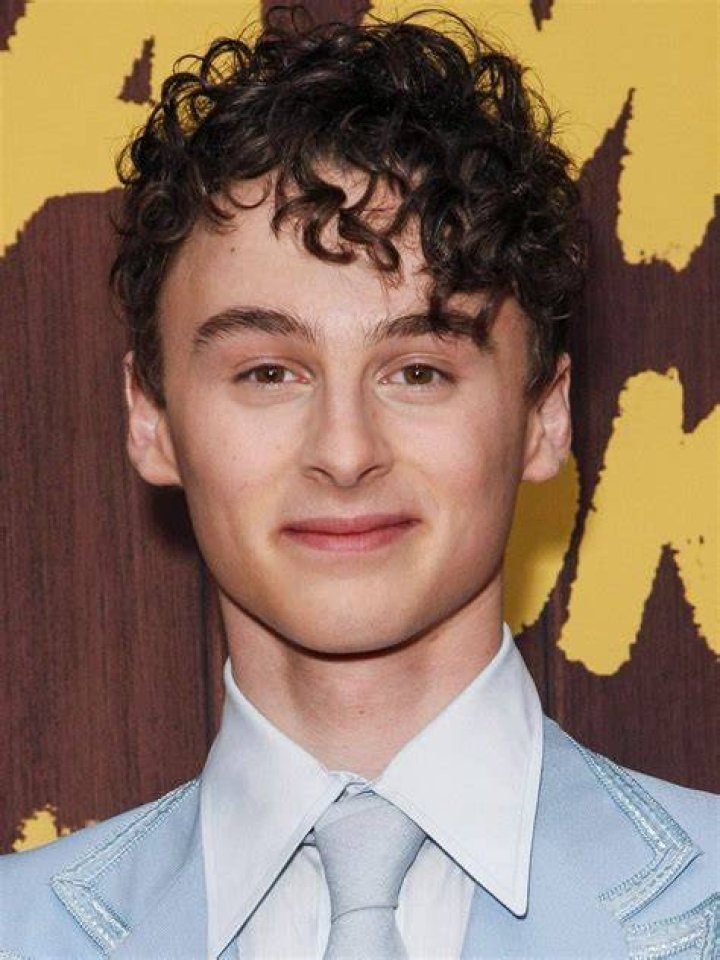 Wyatt Oleff Movies, Bio and Lists on MUBI