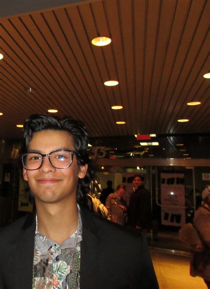 Xolo Maridue&ntilde;a (Actor) Wiki, Bio, Age, Height, Weight, Girlfriend, Net