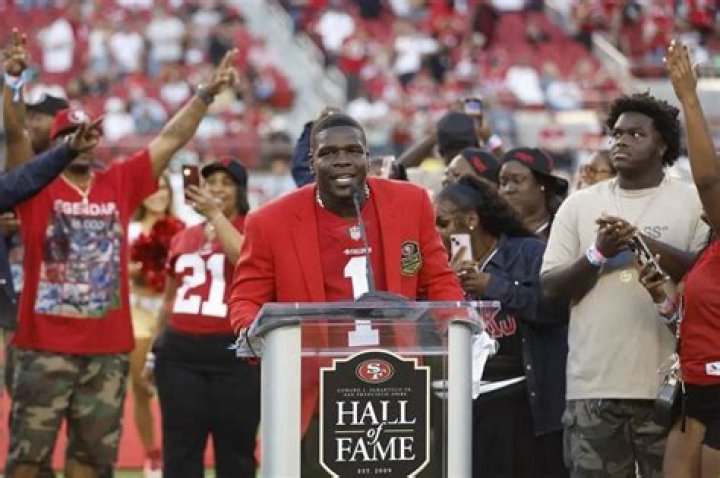 Yep, that is NFL Hall of Famer and Chicago Bears legend, Mike